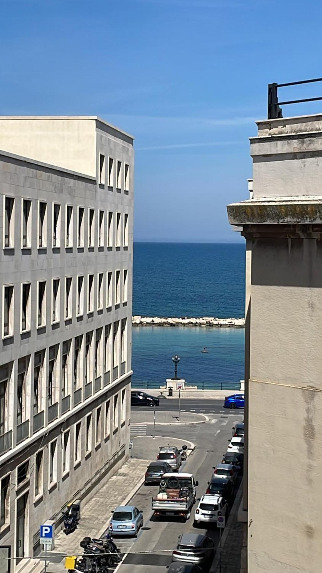 Апартаменты Casa Bonaive, Ampio Trilocale Vista Mare Бари Экстерьер фото