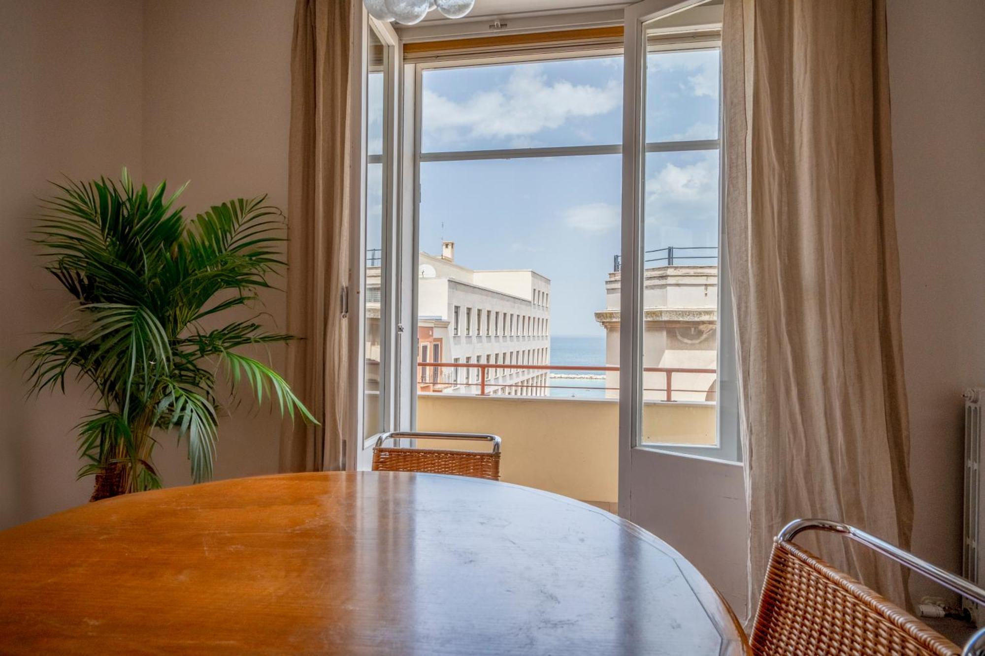 Апартаменты Casa Bonaive, Ampio Trilocale Vista Mare Бари Экстерьер фото