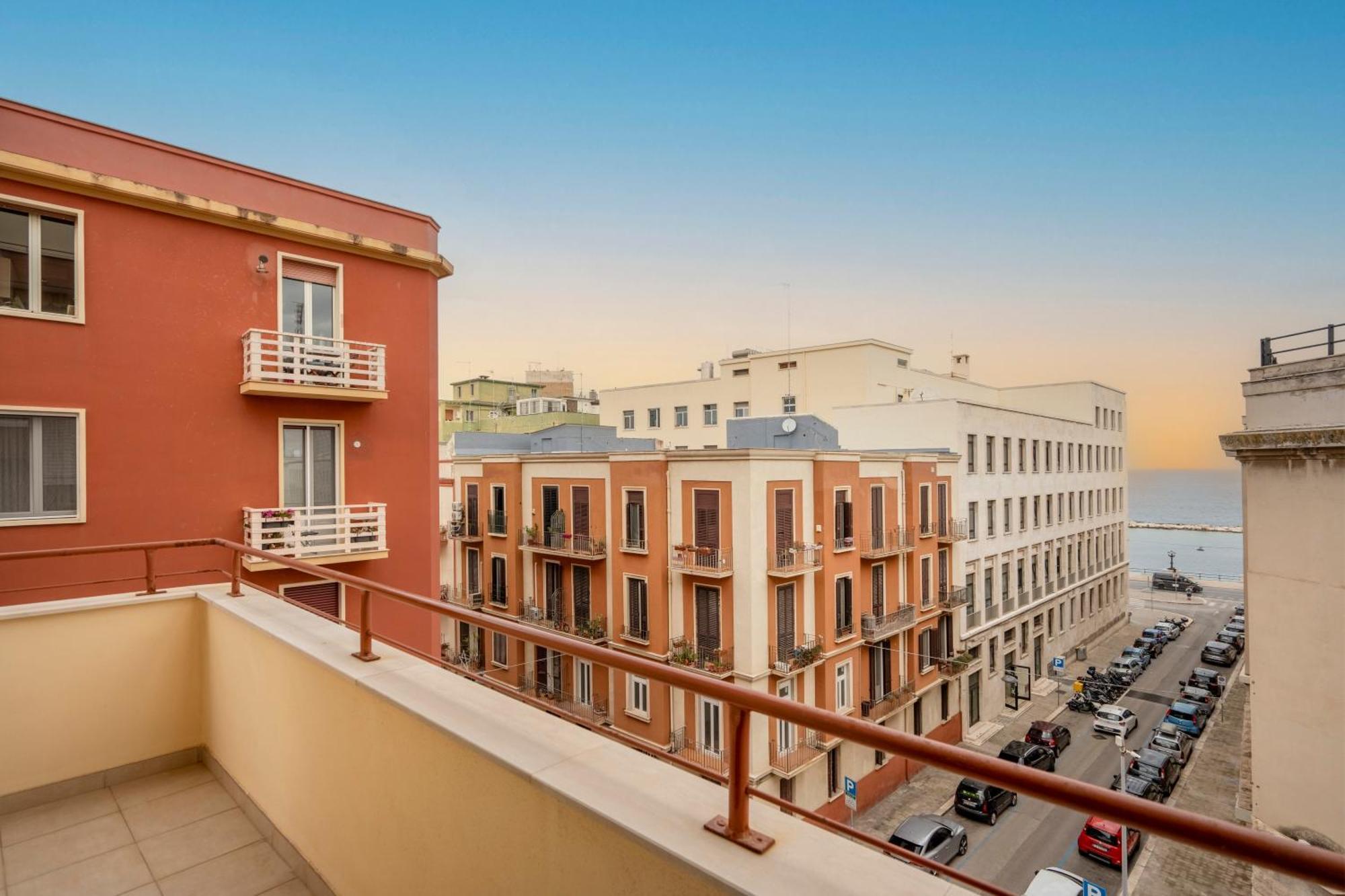 Апартаменты Casa Bonaive, Ampio Trilocale Vista Mare Бари Экстерьер фото